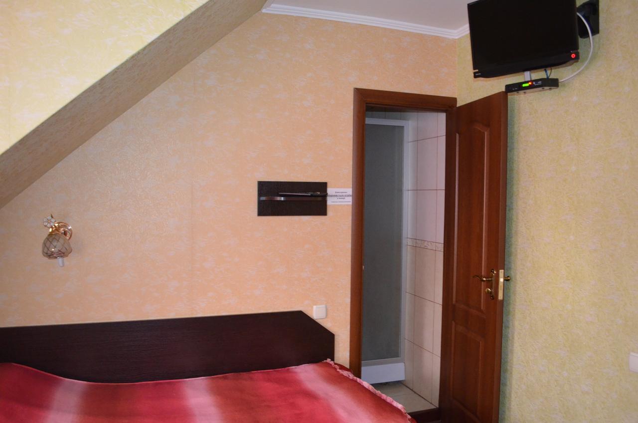 Hotel Fiyesta Старокостянтинів Екстер'єр фото