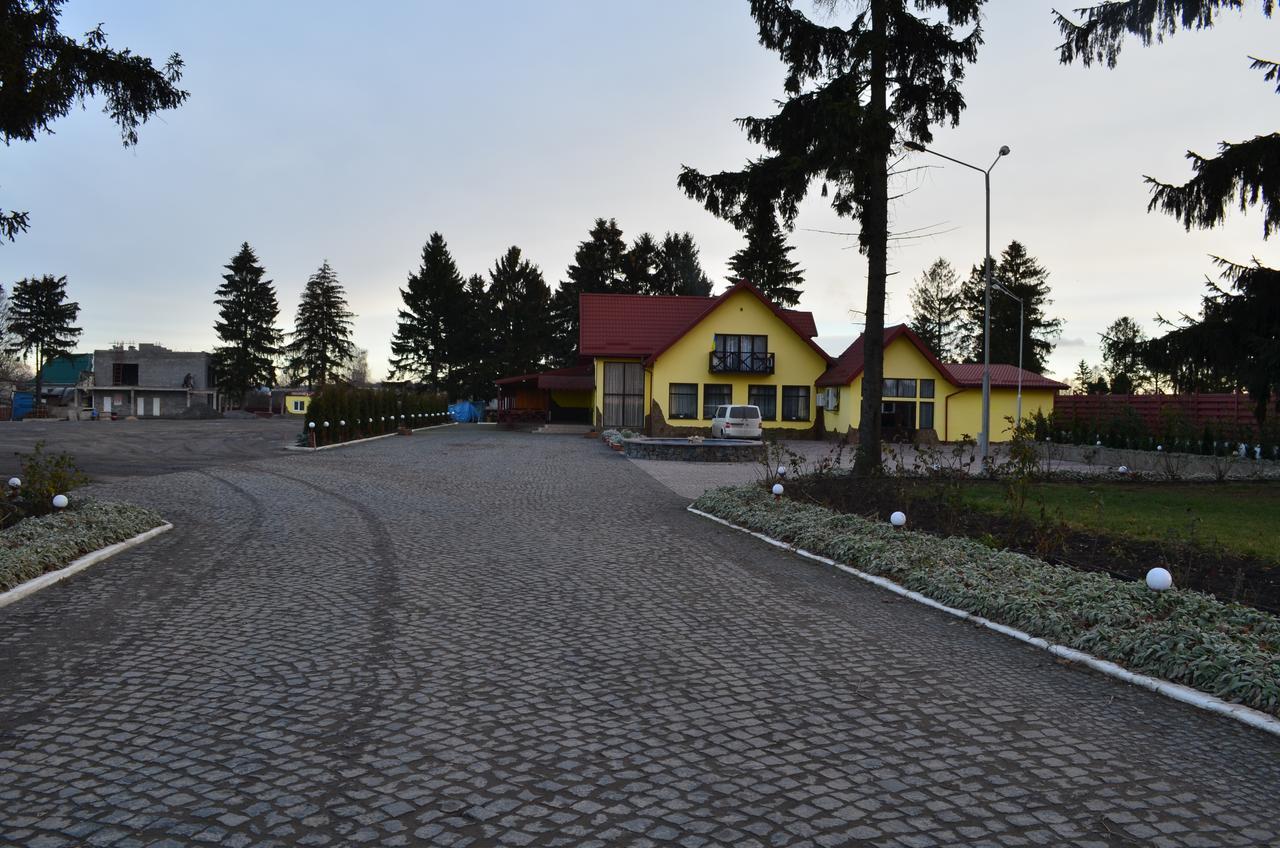 Hotel Fiyesta Старокостянтинів Екстер'єр фото
